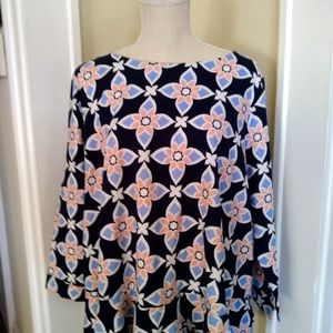 Crown and Ivy unique floral top 2x